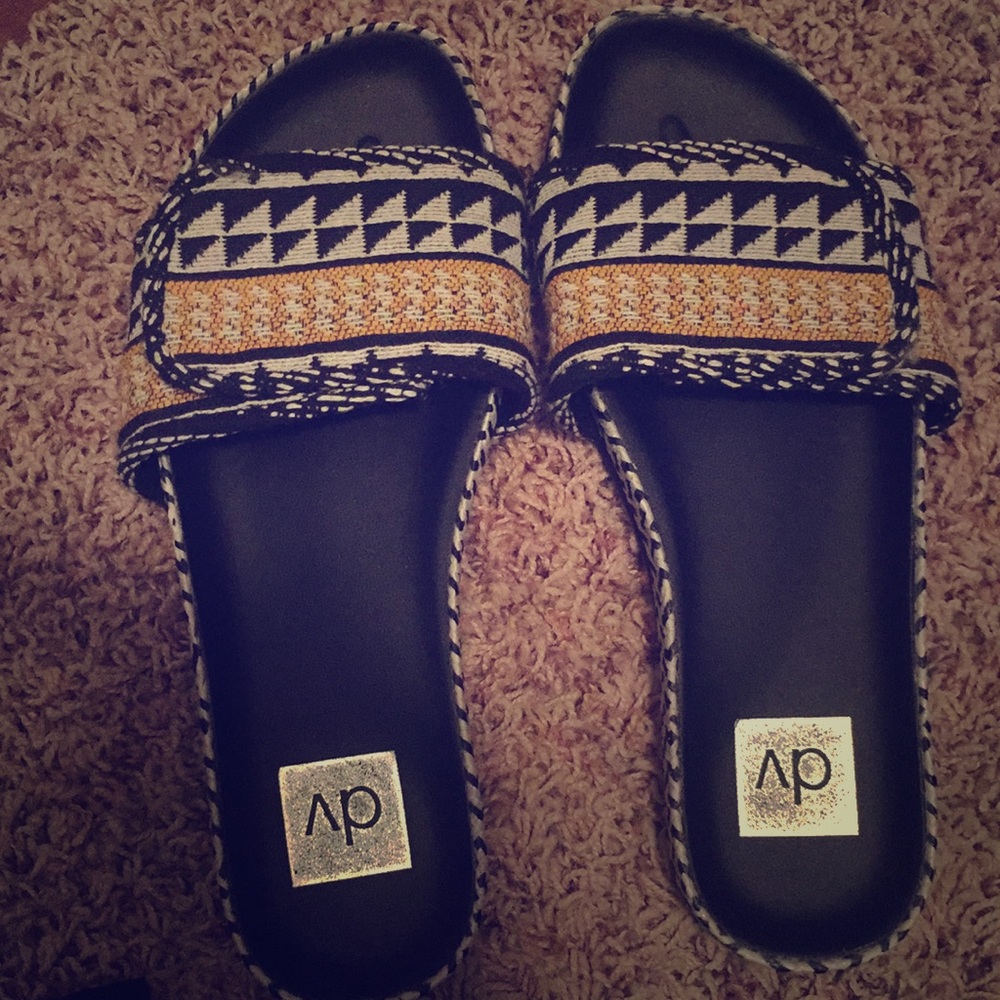 Women’s sandals!